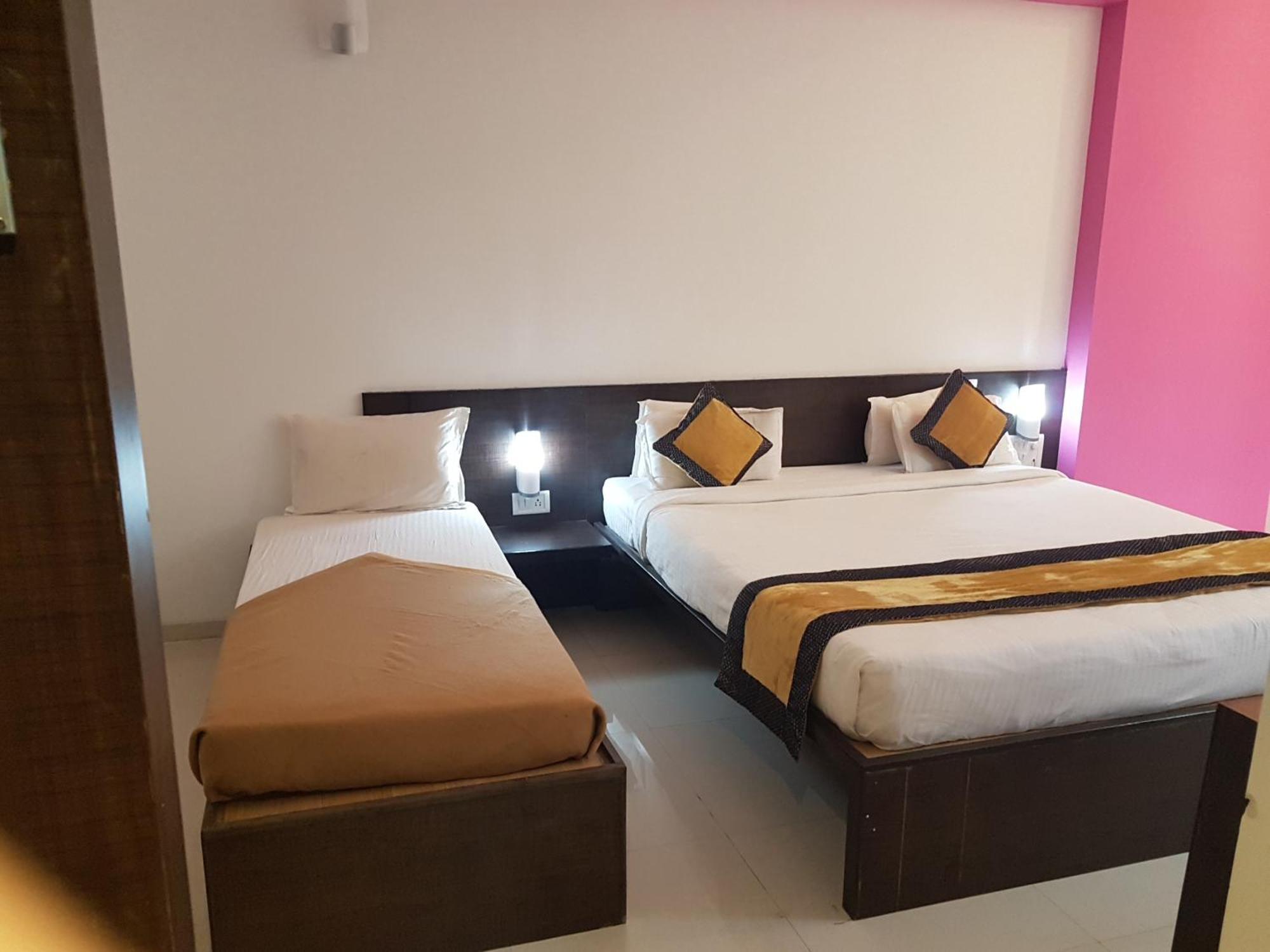 Hotel Golden View Ширди Экстерьер фото