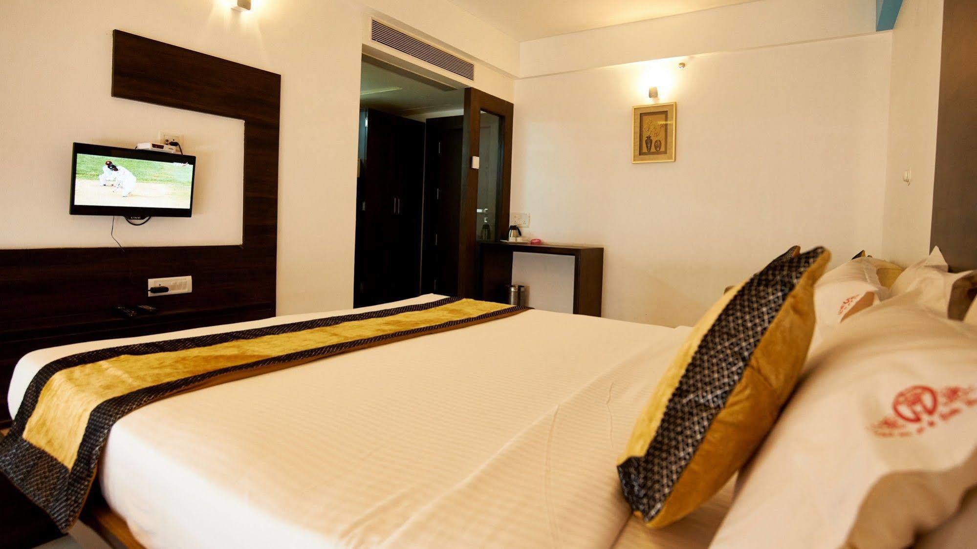 Hotel Golden View Ширди Экстерьер фото